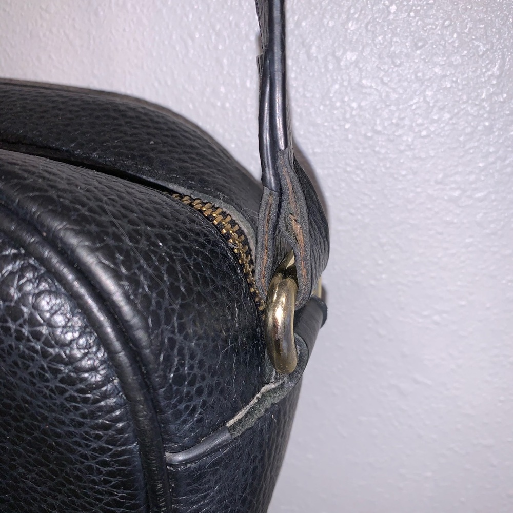 Gucci Black Pebbled Leather Crossbody Camera Bag with Tassel - Picture 4 of 16
